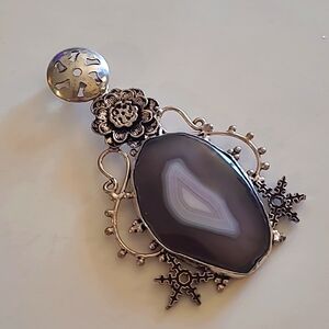 925 Silver Plum Agate Pendant with Flower & Snowflake Details